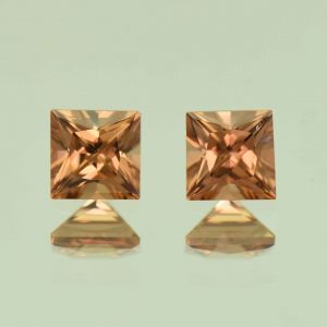 ImperialZircon_princess_pair_5.0mm_1.98cts_H_zn6796