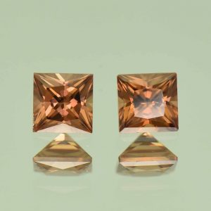 ImperialZircon_princess_pair_5.0mm_2.01cts_H_zn6797
