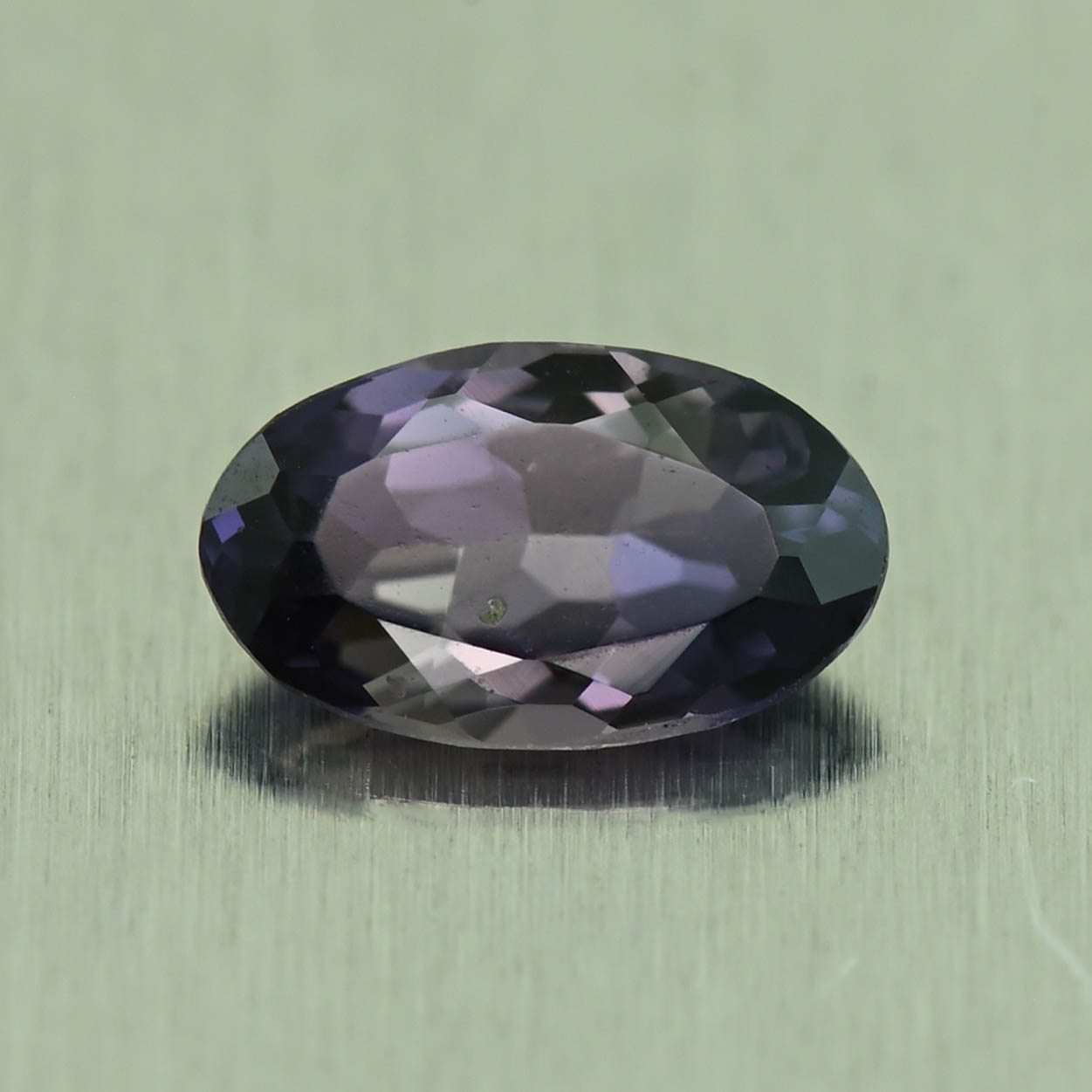 ColorChangeSapphire_oval_6.1x3.7mm_0.44cts_N_sa738_day