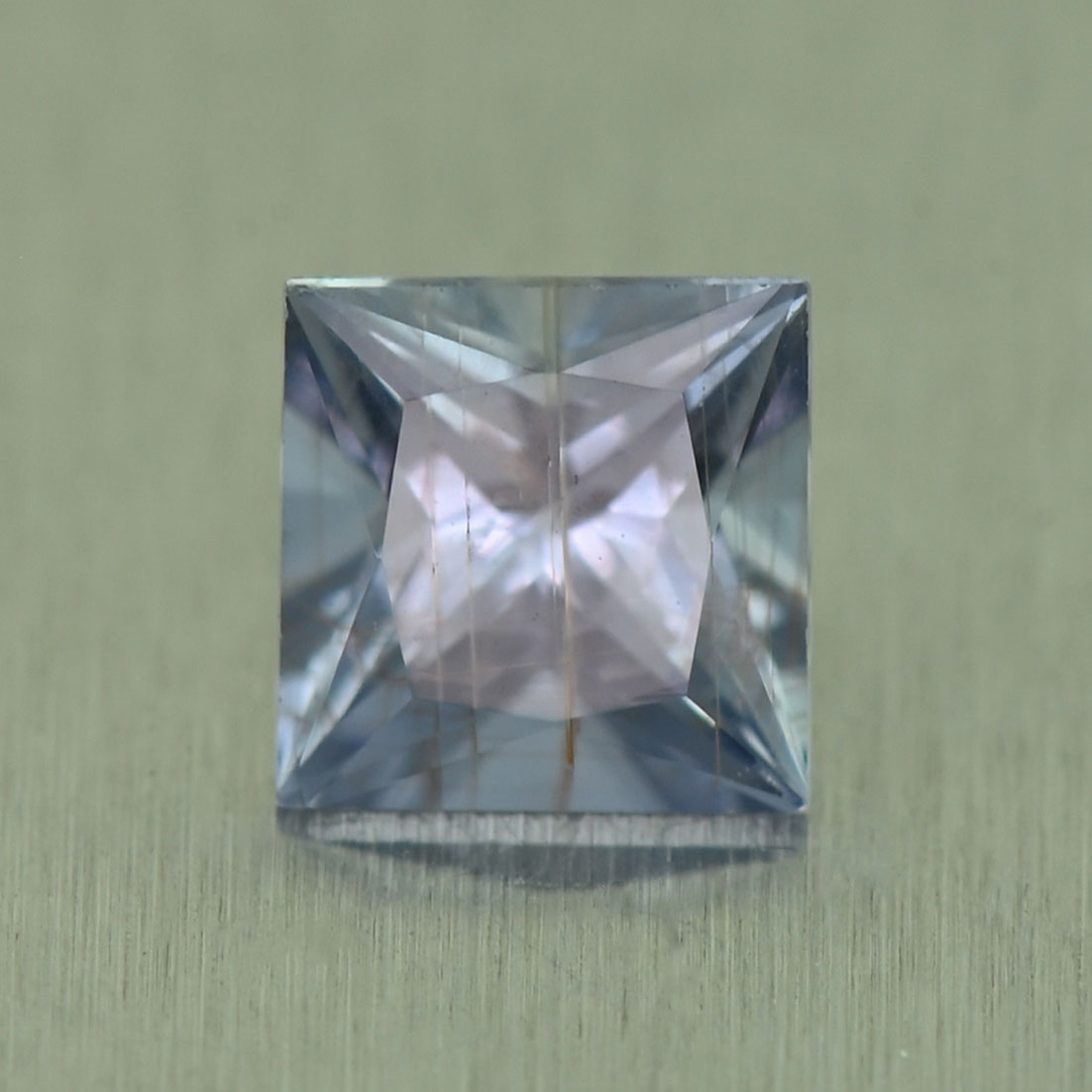 ColorChangeSapphire_princess_4.0mm_0.43cts_N_sa744_day