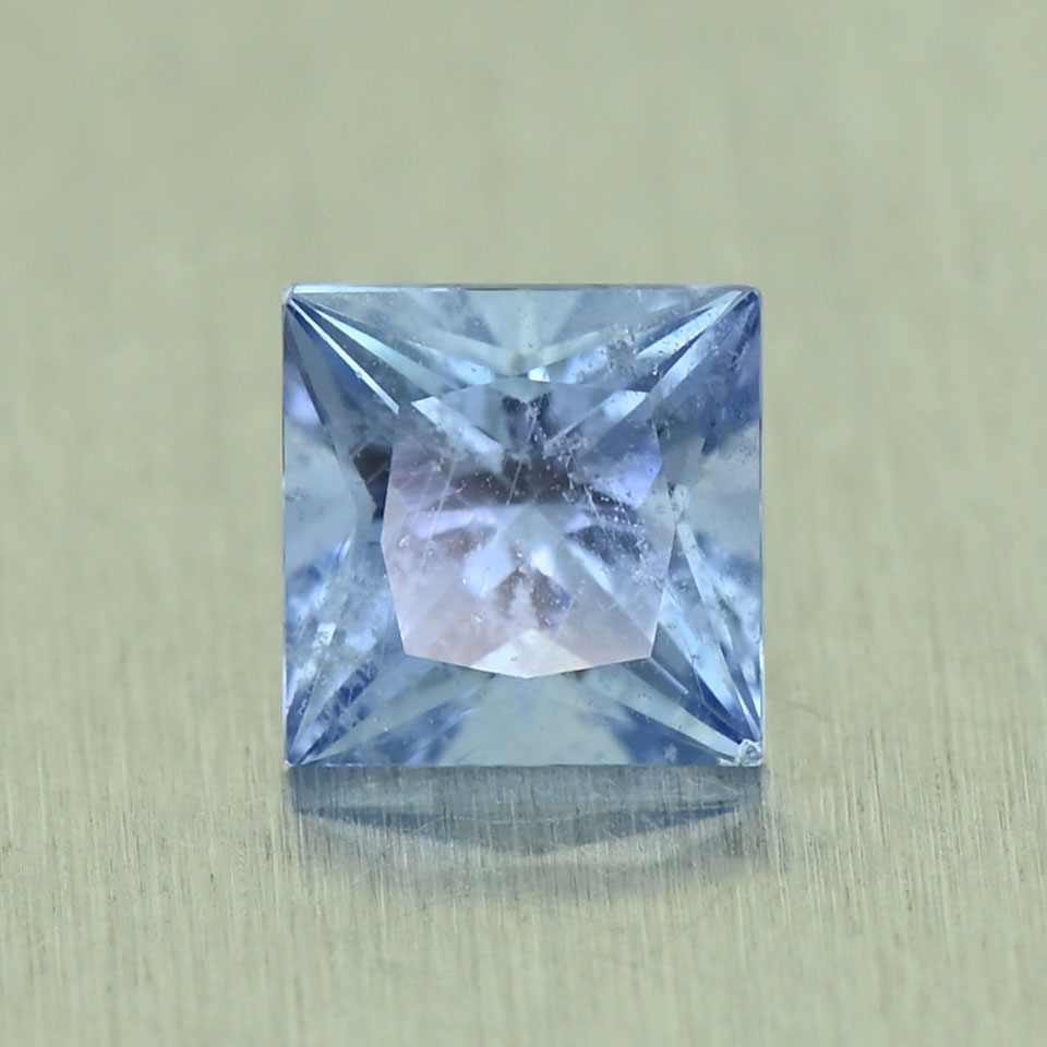ColorChangeSapphire_princess_4.1mm_0.49cts_N_sa747_day