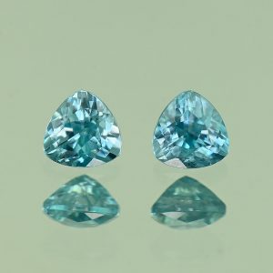 BlueZircon_trill_pair_4.0mm_0.80cts_H_zn4787