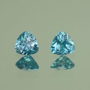 BlueZircon_trill_pair_5.0mm_1.42cts_H_zn4807