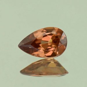 ImperialZircon_pear_7.9x5.0mm_1.04cts_H_zn4049