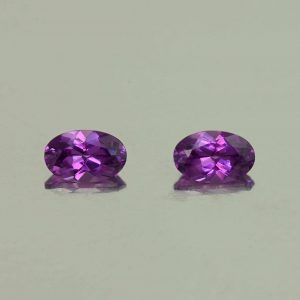 PurpleGarnet_oval_pair_5.5x3.5mm_0.82cts_N_pl726