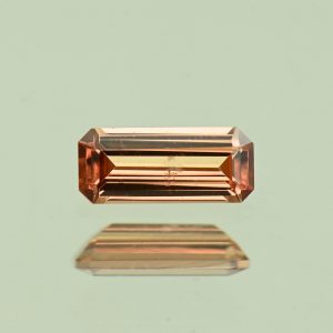 ImperialZircon_eme_cut_6.9x3.0mm_0.60cts_H_zn7415_SOLD